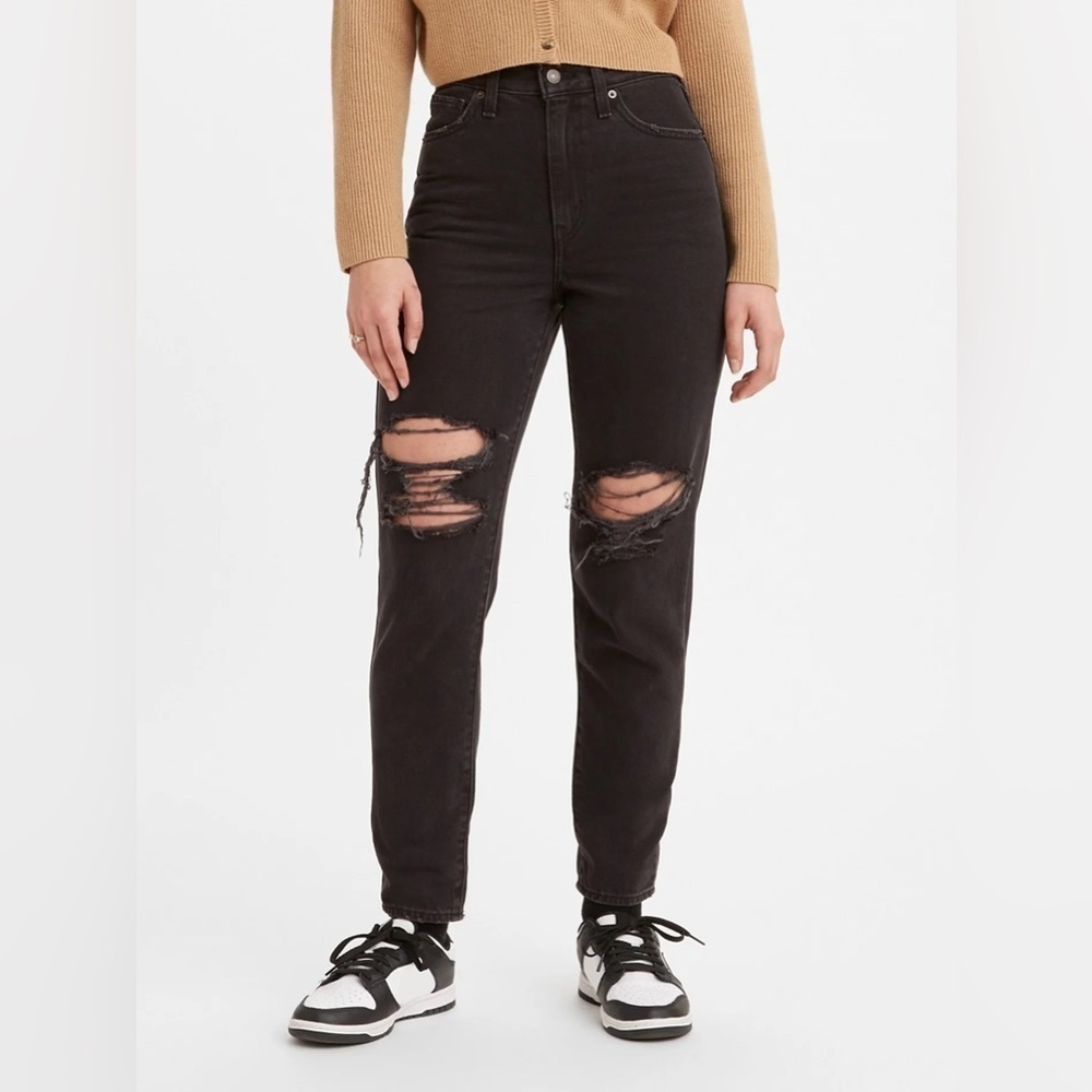Levi’s High Waisted Mom Jean 32 Faded Black Distressed
